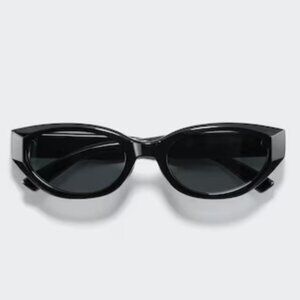 NWT Uniqlo Narrow Frame Sunglasses